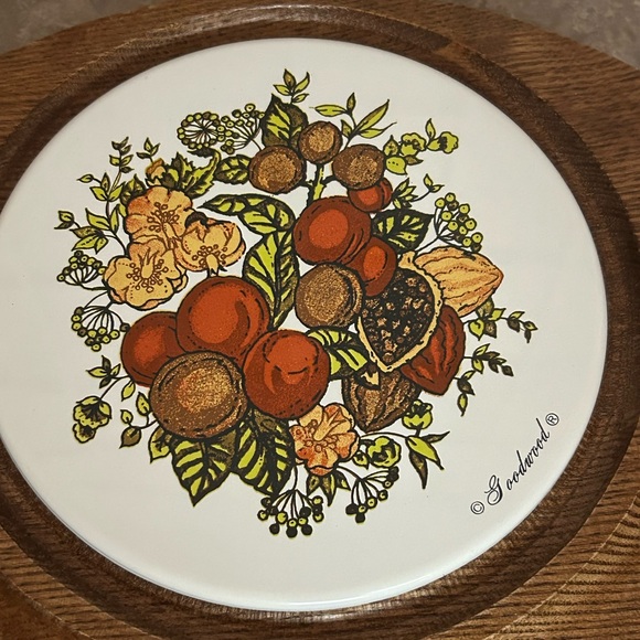 Vintage Goodwood Cheese and Cracker Board with Glass Cloche - Picture 14 of 14